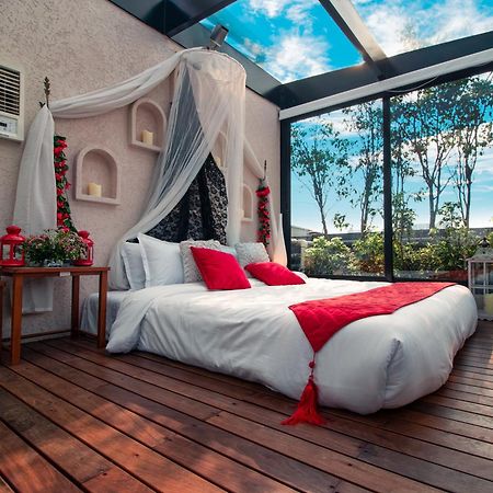 Theory9 Premium Service Apartments Bandra Mumbai  Buitenkant foto