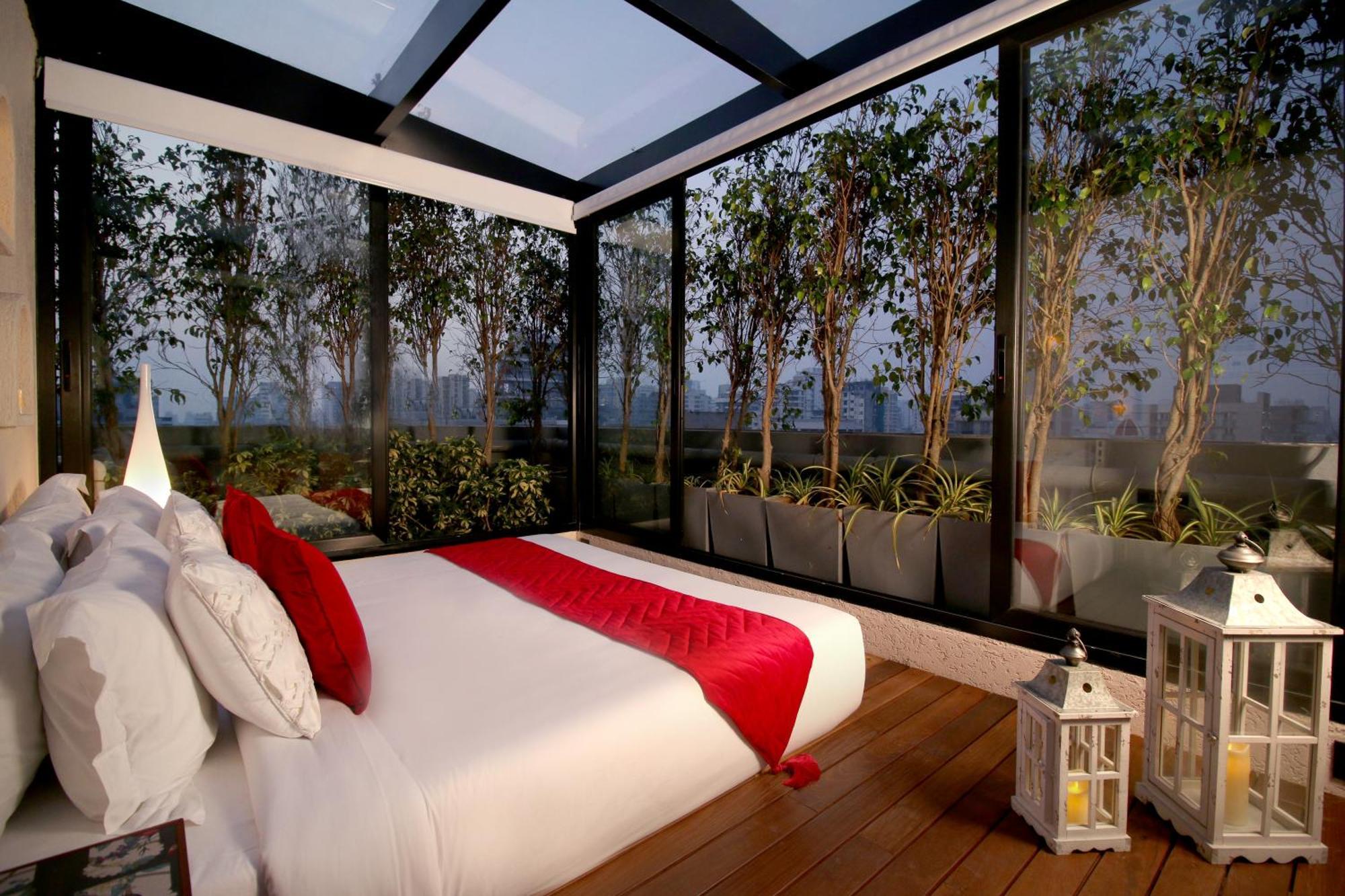 Theory9 Premium Service Apartments Bandra Mumbai  Buitenkant foto