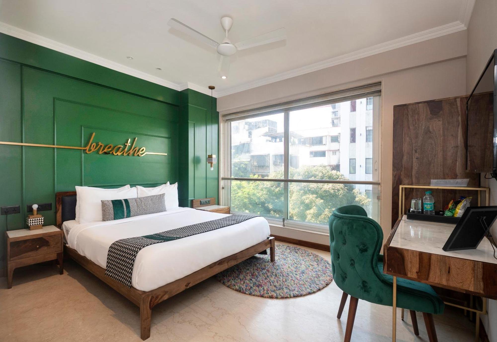 Theory9 Premium Service Apartments Bandra Mumbai  Buitenkant foto