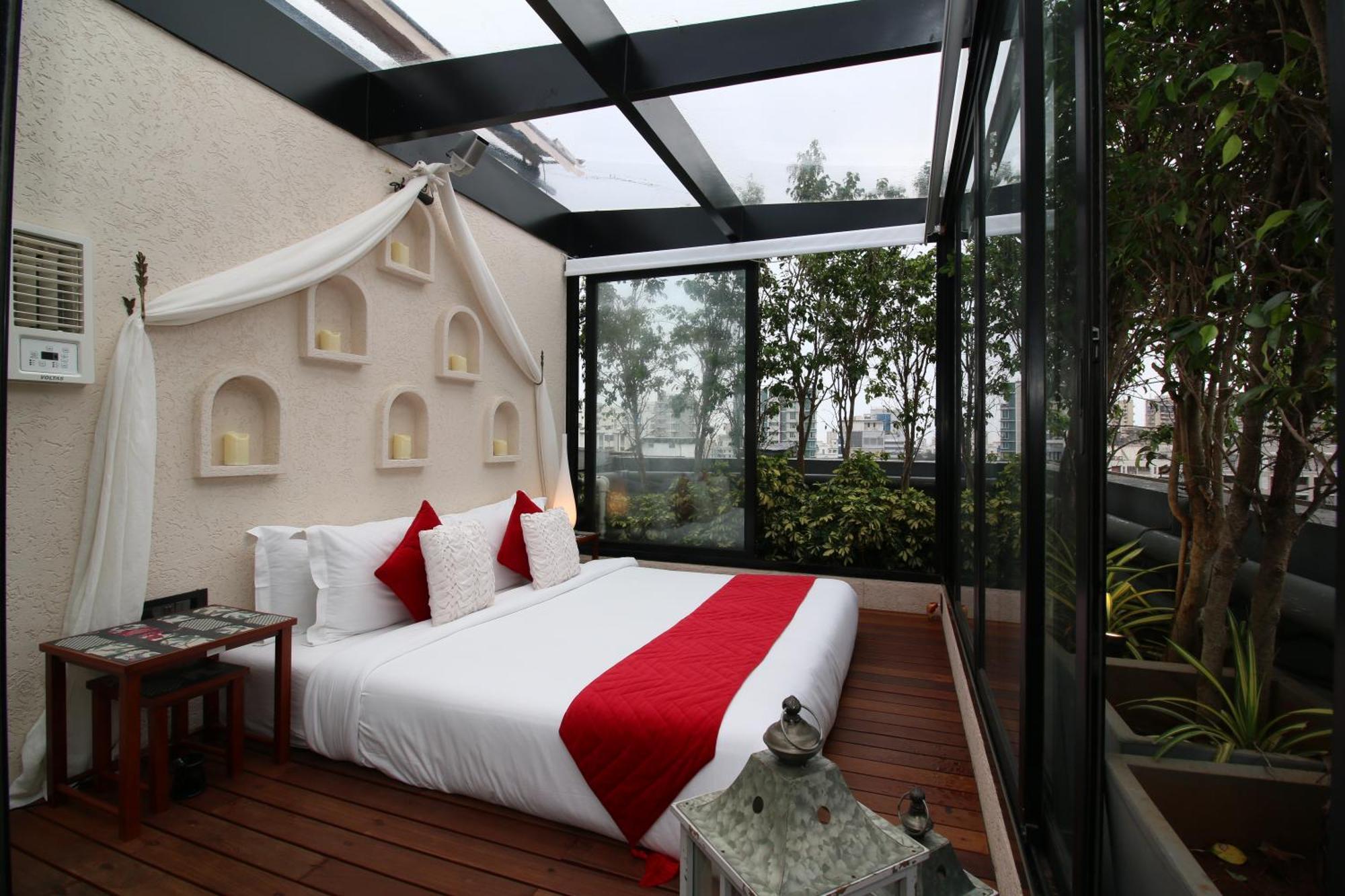 Theory9 Premium Service Apartments Bandra Mumbai  Buitenkant foto